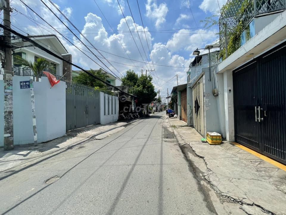 The corner of the 2 block 10 - 11, area 10 x 30 meters, 2 panels,