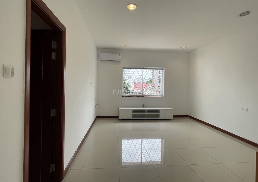 Lê Văn Sỹ, Phú Nhuận 015 x18 M 011 1 1 M M M M M M 1 1 M 2 floor 2 y y 2 y y y m m m m m only 32 million a month