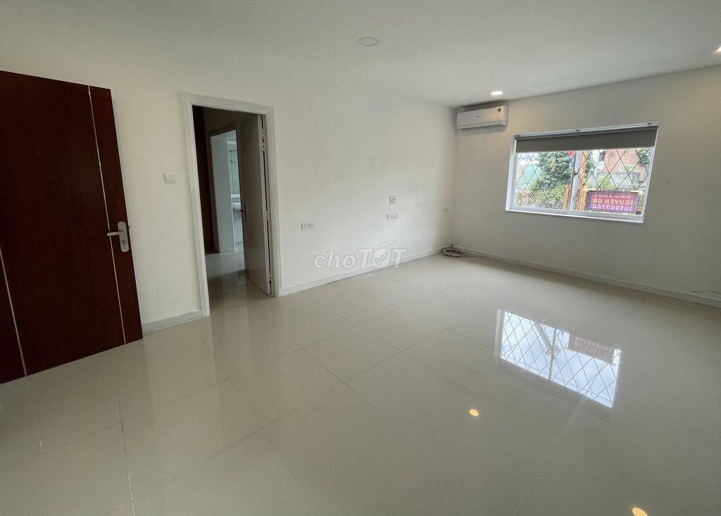 Lê Văn Sỹ, Phú Nhuận 015 x18 M 011 1 1 M M M M M M 1 1 M 2 floor 2 y y 2 y y y m m m m m only 32 million a month