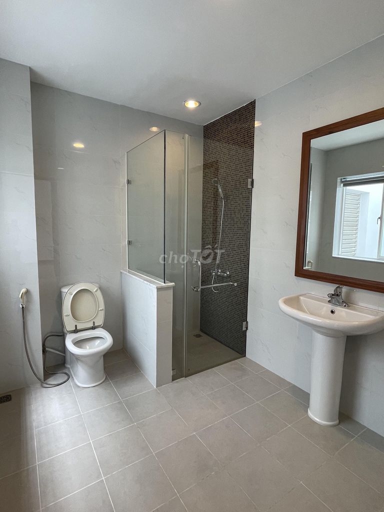 Lê Văn Sỹ, Phú Nhuận 015 x18 M 011 1 1 M M M M M M 1 1 M 2 floor 2 y y 2 y y y m m m m m only 32 million a month