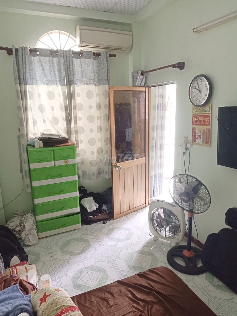 Three floors quiet near Phú Nhuận, 14 million.