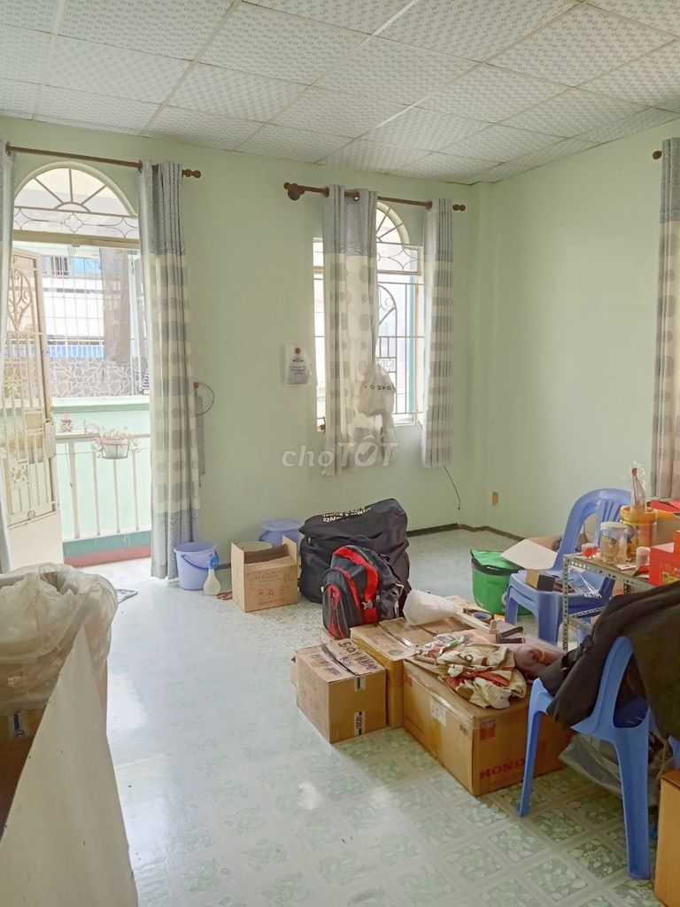Three floors quiet near Phú Nhuận, 14 million.