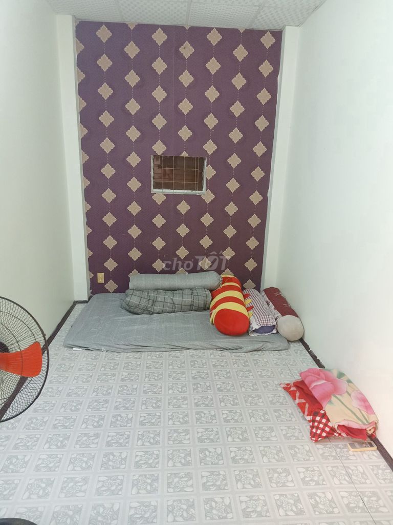 Three floors quiet near Phú Nhuận, 14 million.