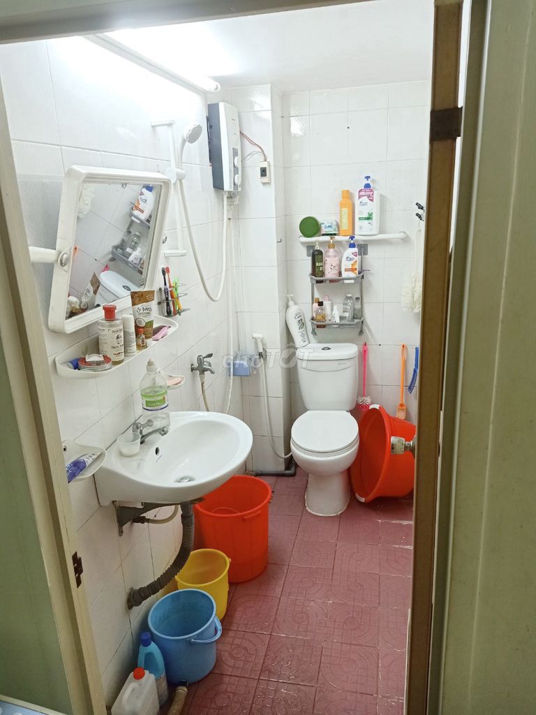 Three floors quiet near Phú Nhuận, 14 million.