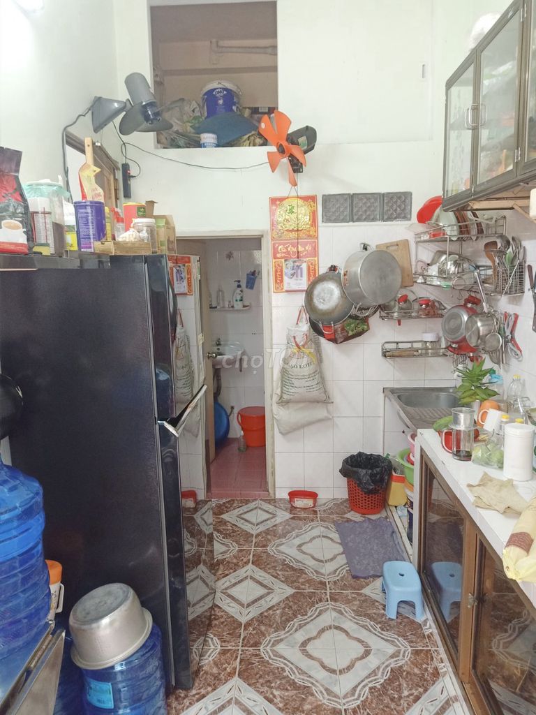 Three floors quiet near Phú Nhuận, 14 million.