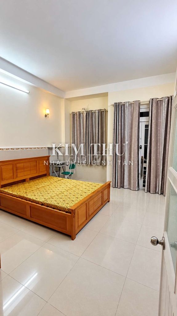 Nice new house. Three, three bedrooms. Three bathrooms.