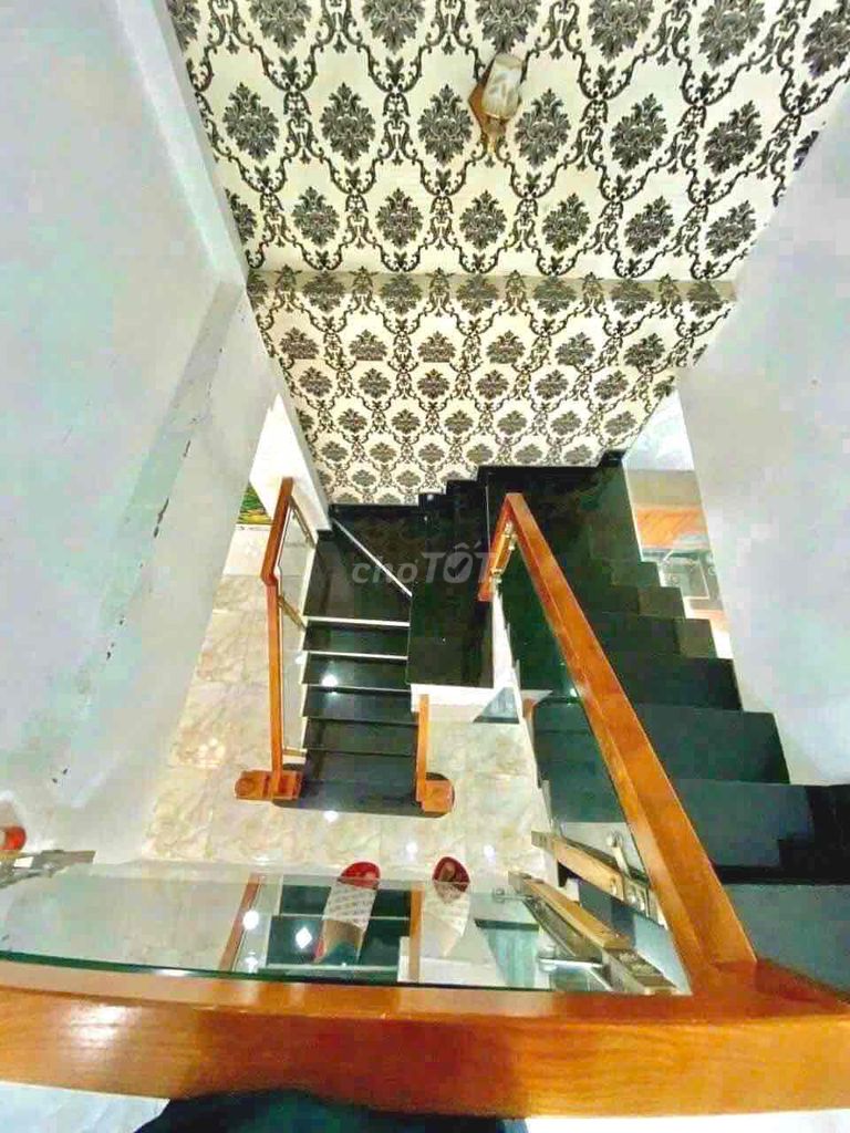 Nice 4 x 18 m 1st floor (2 bedroom 2 toilet) Chiến Lược. Tân Tạo. bt