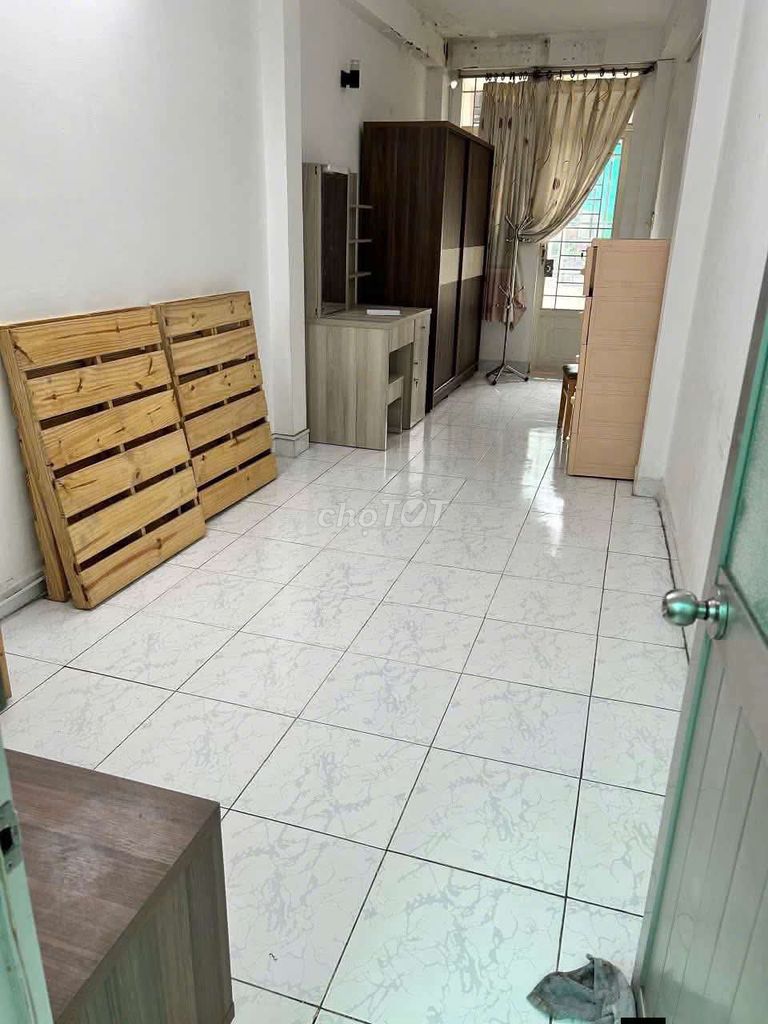 Rent the original house right in the middle of the 8th, District 10, at 13 million.