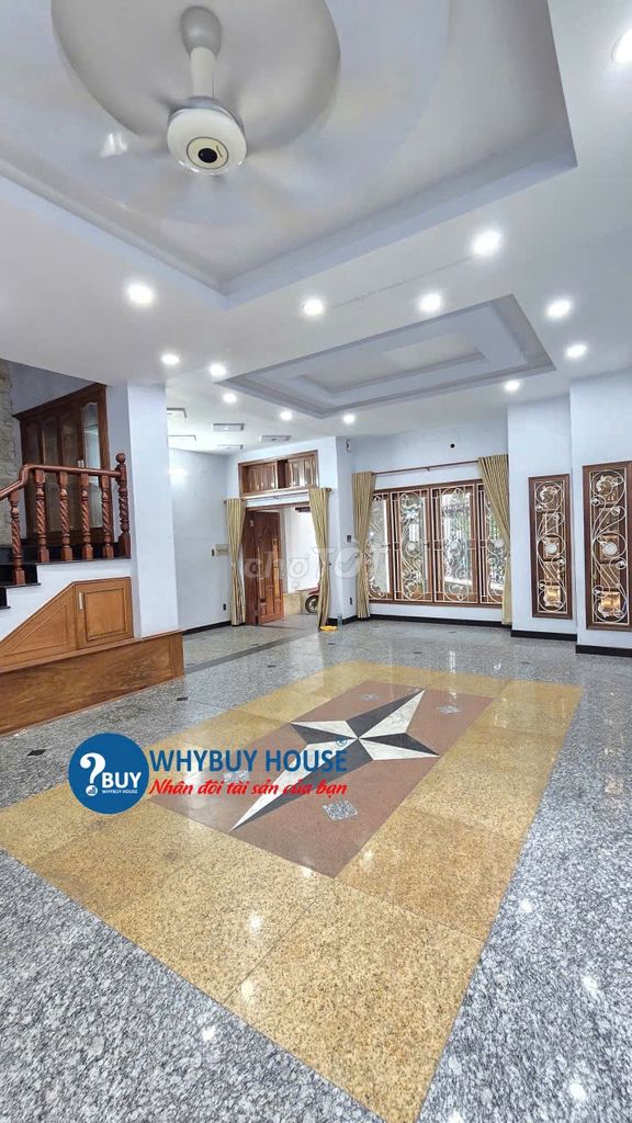 Rent a two-sided villa, 20-foot-an-tea, 8 x 15 meters, 3 floors, nice house, 27 million.