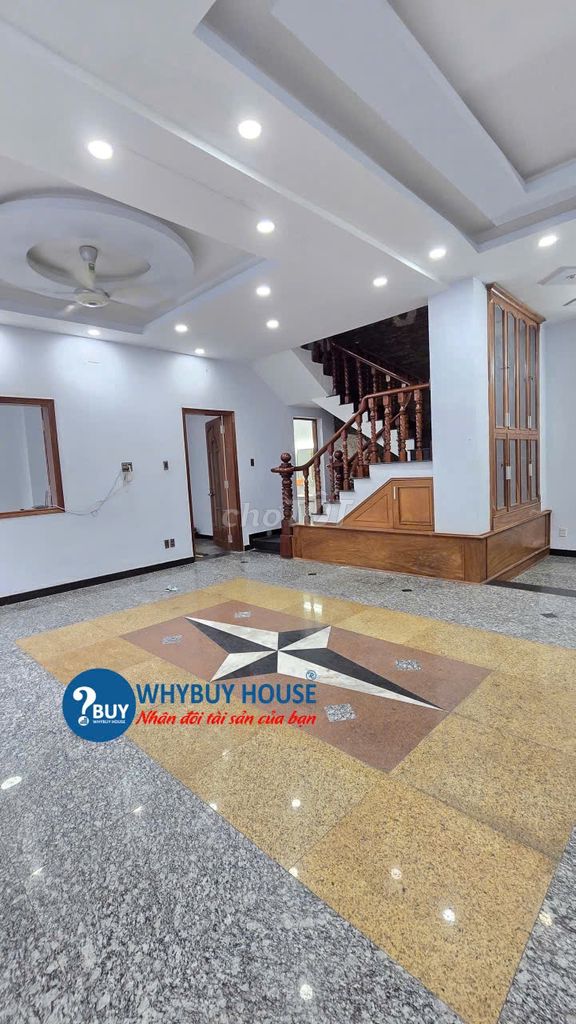 Rent a two-sided villa, 20-foot-an-tea, 8 x 15 meters, 3 floors, nice house, 27 million.
