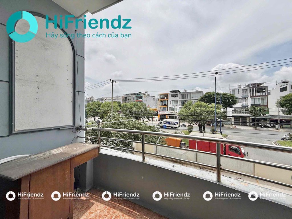 Rent the entire first floor full of furniture with balconies near the float church.