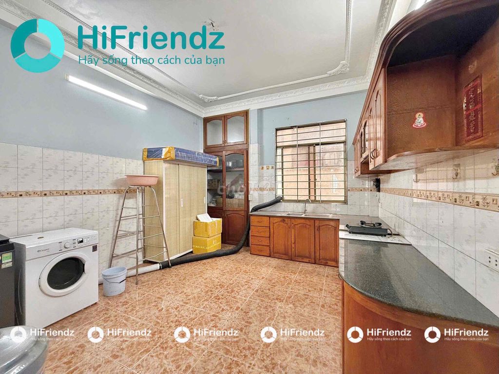 Rent the entire first floor full of furniture with balconies near the float church.