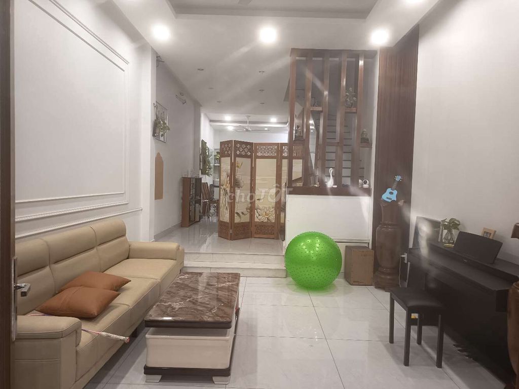 Rent Gò Vấp, 8 meters, 4 bedrooms, 5 Mississippi, comfort or business.