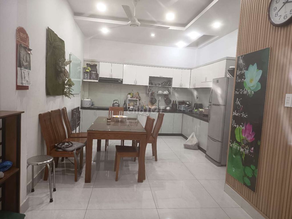 Rent Gò Vấp, 8 meters, 4 bedrooms, 5 Mississippi, comfort or business.