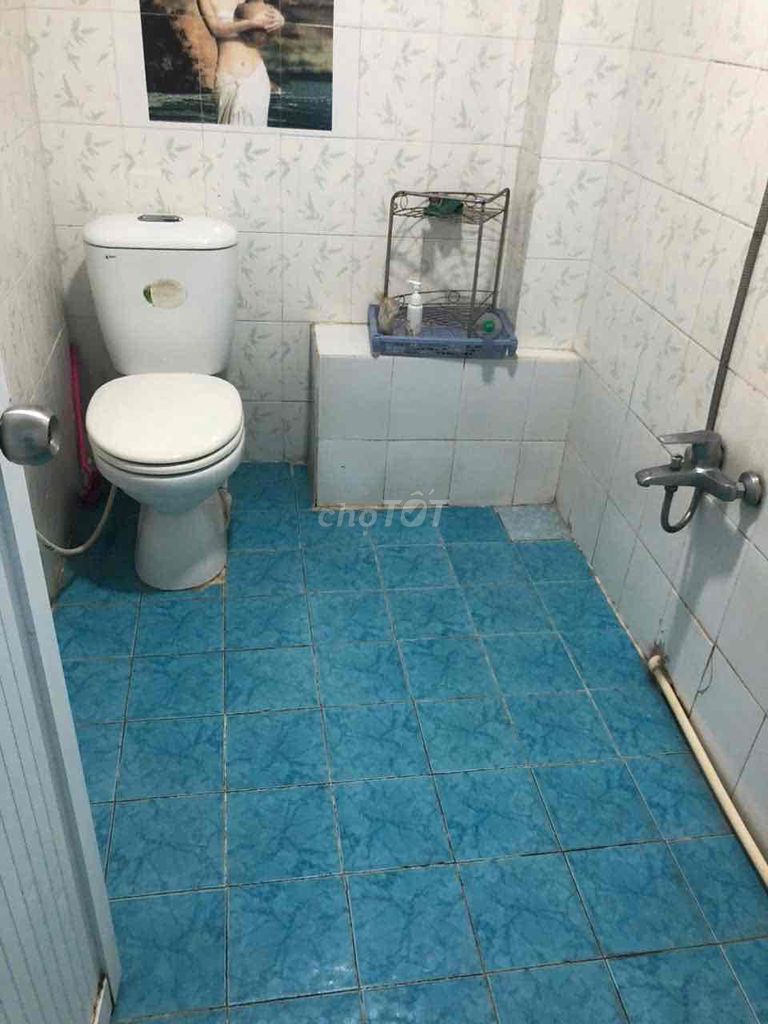 Let's rent out the original house. Two bedrooms. Nguyễn Văn Nghi-7Gò Vấp toilet.