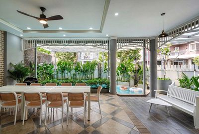 Rent a two-sided mansion, Trần Văn Sắc area 1,500 M2, District 2.