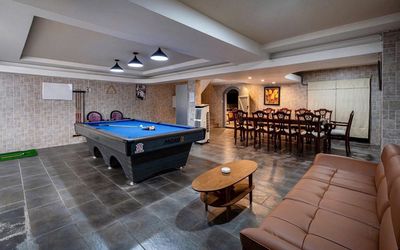 Rent a two-sided mansion, Trần Văn Sắc area 1,500 M2, District 2.