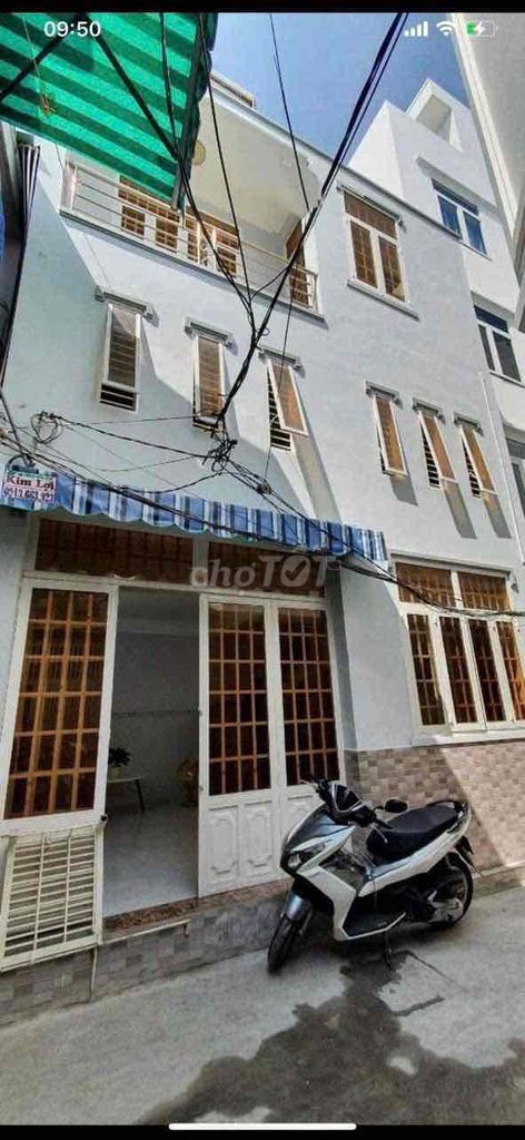 Rent the entire apartment. 2nd floor, 2nd bedroom.