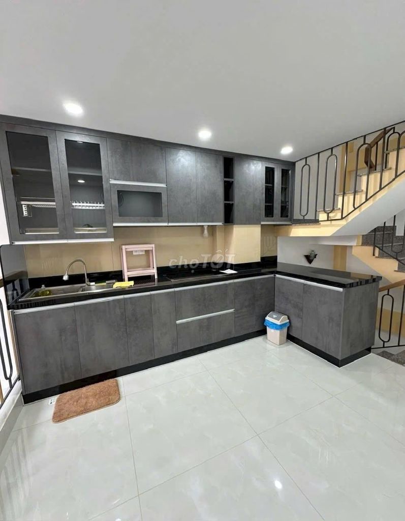 Rent an alley house, Lạc Long Quân, District 11.9 million a month.