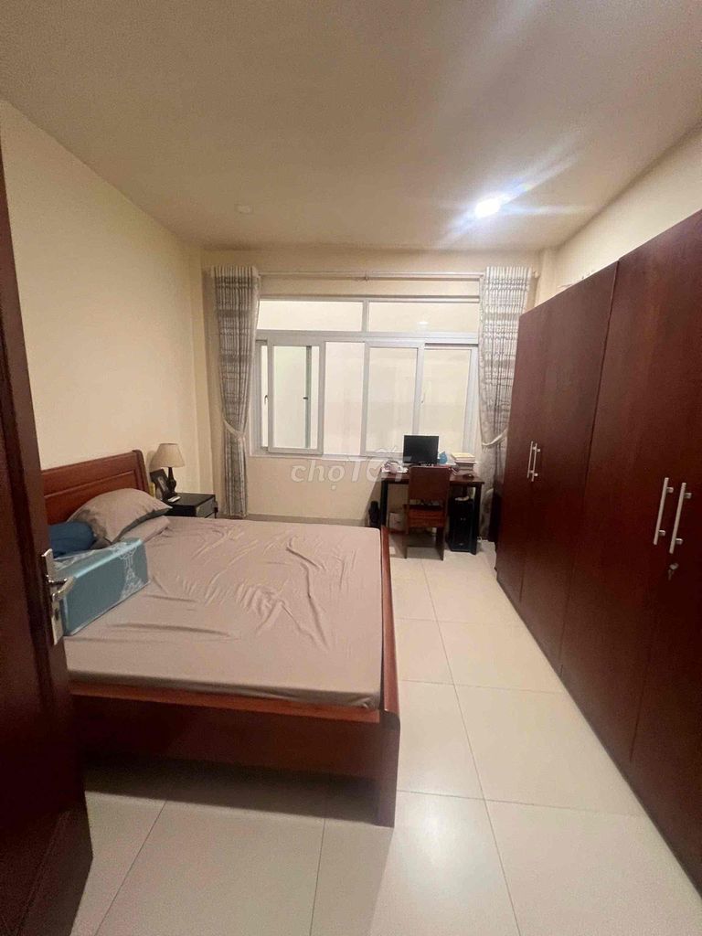 We'll rent the h8m Bàu Cát Tân Bình. area: 4 meters x 18 meters 3 floors at 25 million