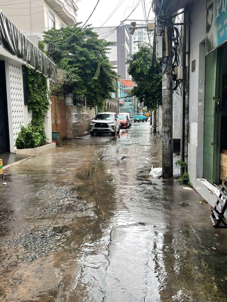 Rent Hoàng Hoa Thám 3 bedrooms for 14 million.