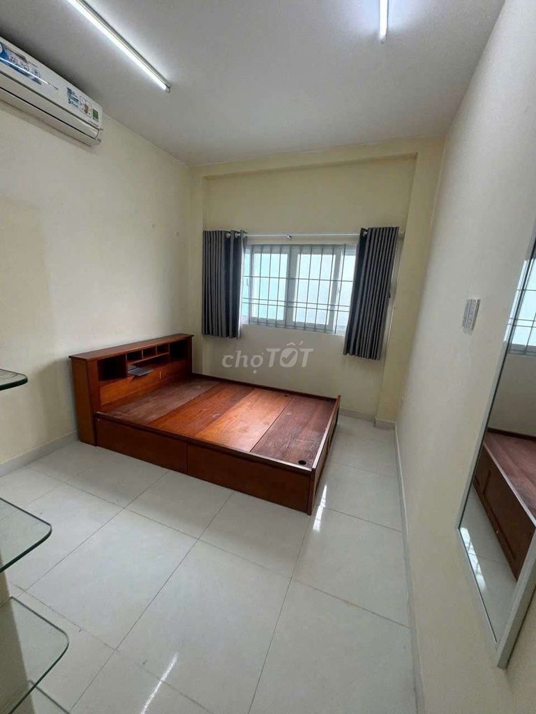 Rent Hoàng Hoa Thám 3 bedrooms for 14 million.