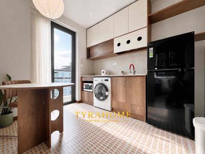 His apartment system is a bulcony bedroom area Bình Thạnh-rich