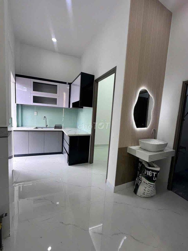 Hire Thị Trấn Hóc Môn