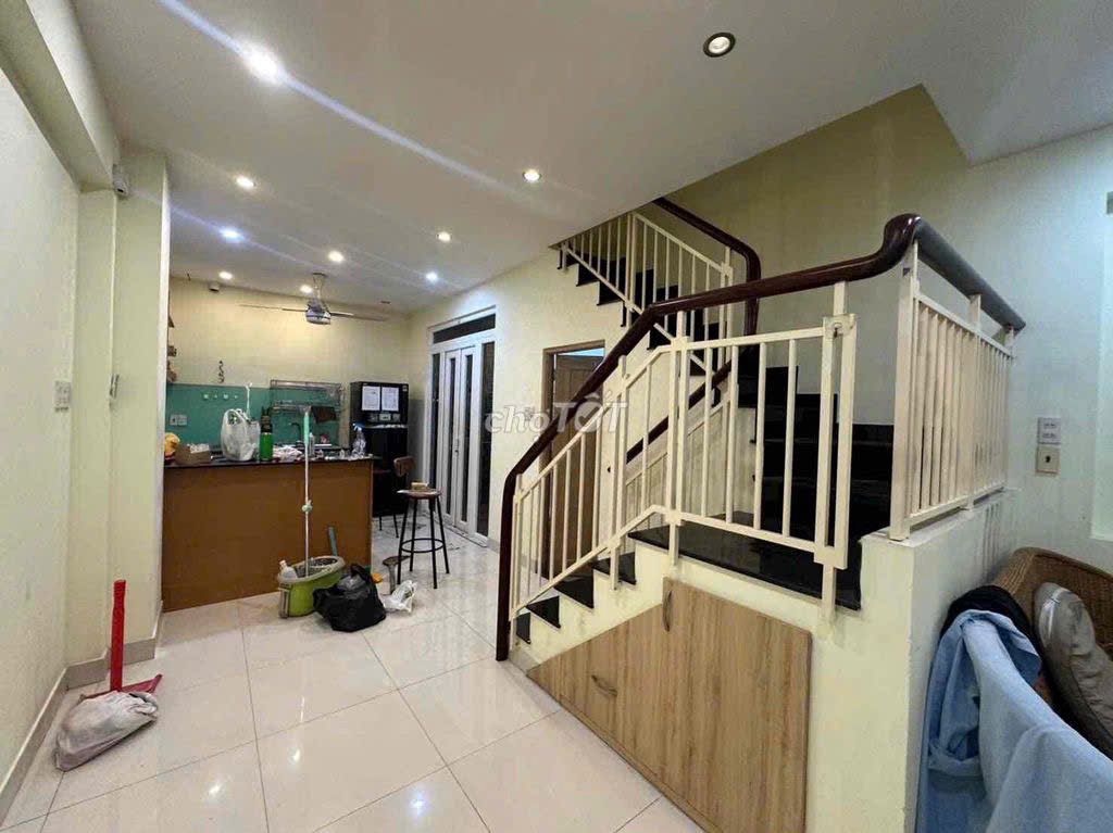 We're renting the entire Quang Trung-Gò Vấp.