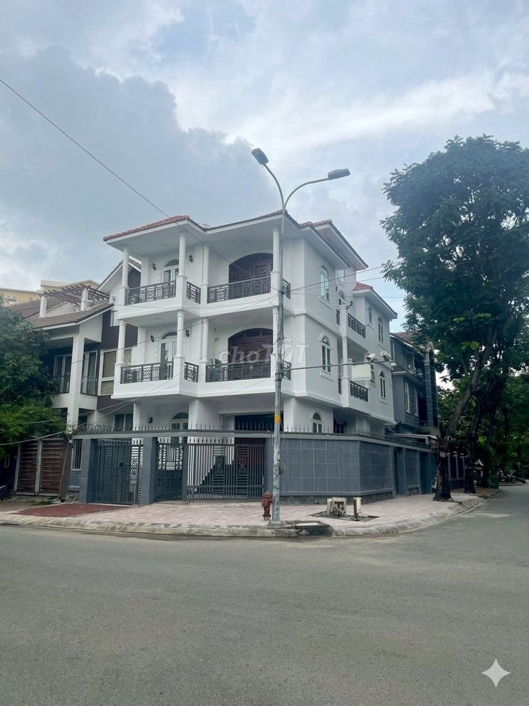 Rent villa Dương Văn An An Phú District 2.