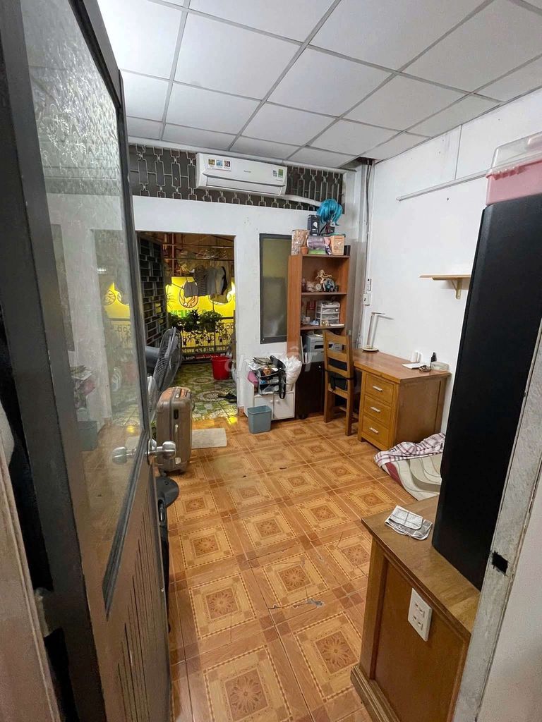 We're renting Phùng Văn Cung. Two bedrooms for 16 million.