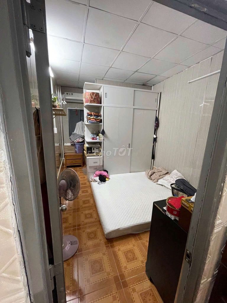 We're renting Phùng Văn Cung. Two bedrooms for 16 million.