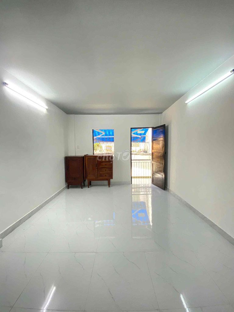 Rent a new two-story Trần Phú District 5.