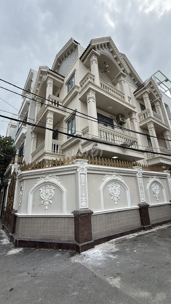 New mansion full interior - adjacent to pmh