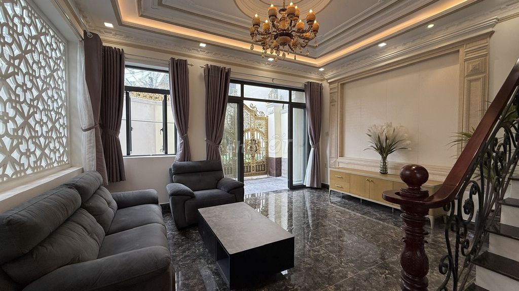 New mansion full interior - adjacent to pmh