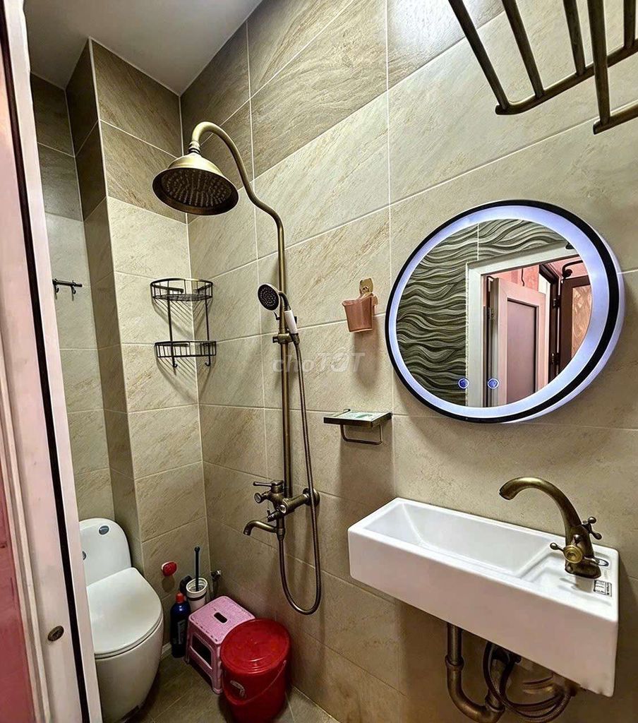Nice place. Two floors. It's a beautiful house.