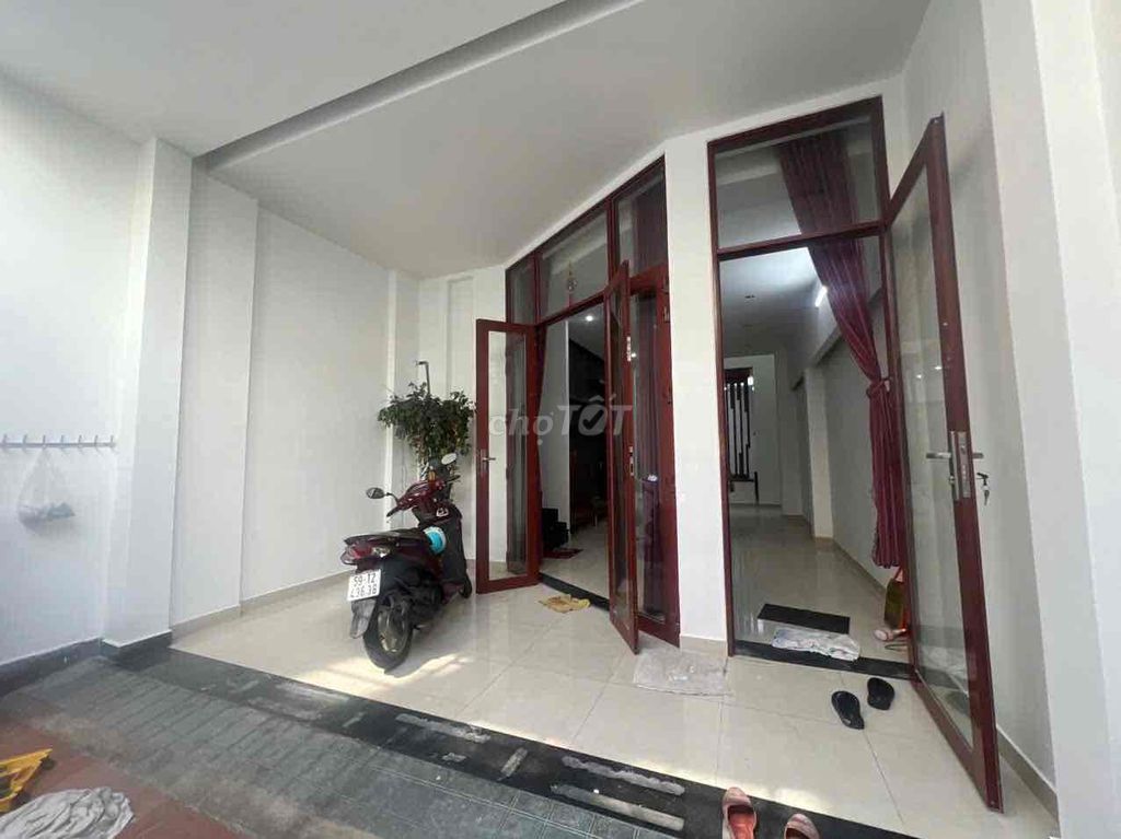 Rent the Nc 3 bedrooms 4 toilets 1146/ Quang Trung-7-3.