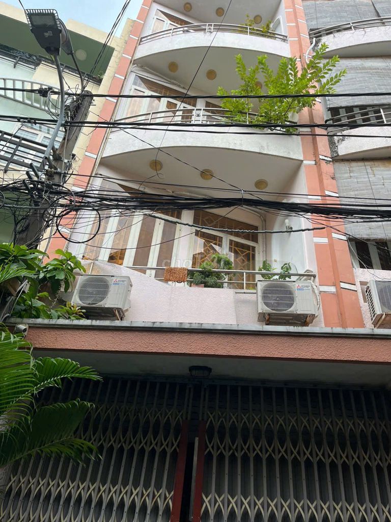 Rent the original house - 1 MM 3 stories