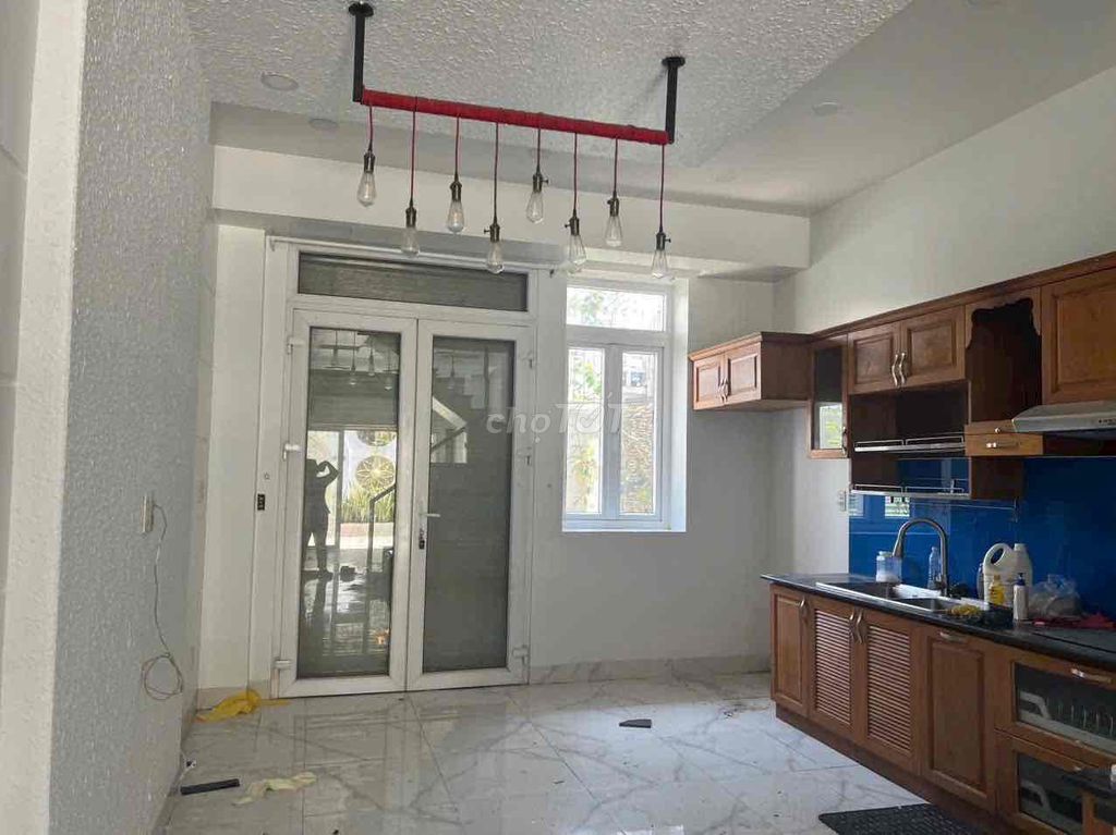 House 1 .2th floor 4 x16 4 bedroom 3 full interior bathroom close to Liên Phường