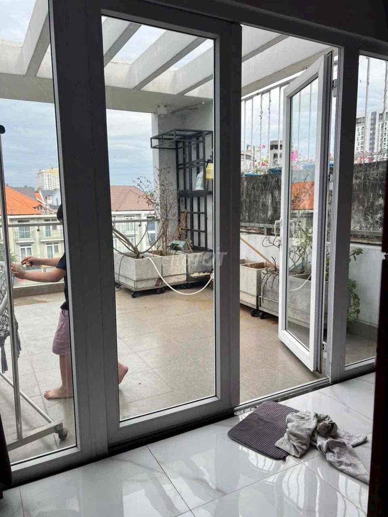 House 1 .2th floor 4 x16 4 bedroom 3 full interior bathroom close to Liên Phường