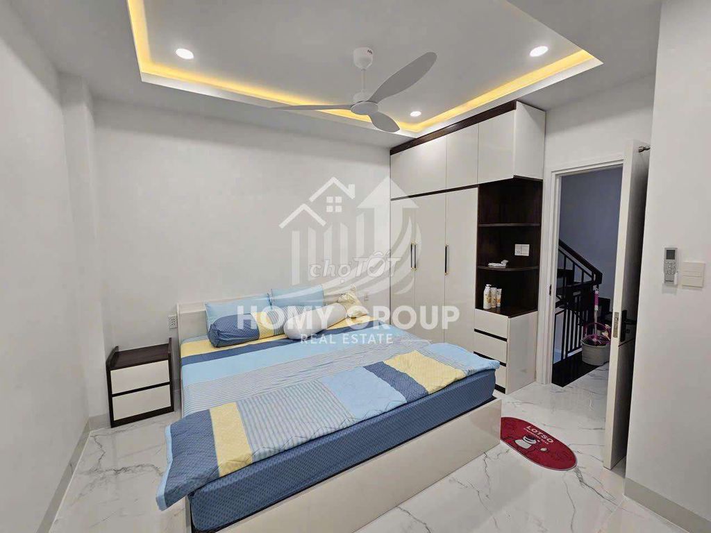 New product -- four blessings -- four bedrooms full of furniture.