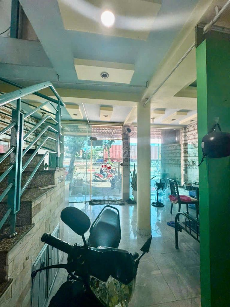 Rent a cash house in District 12.