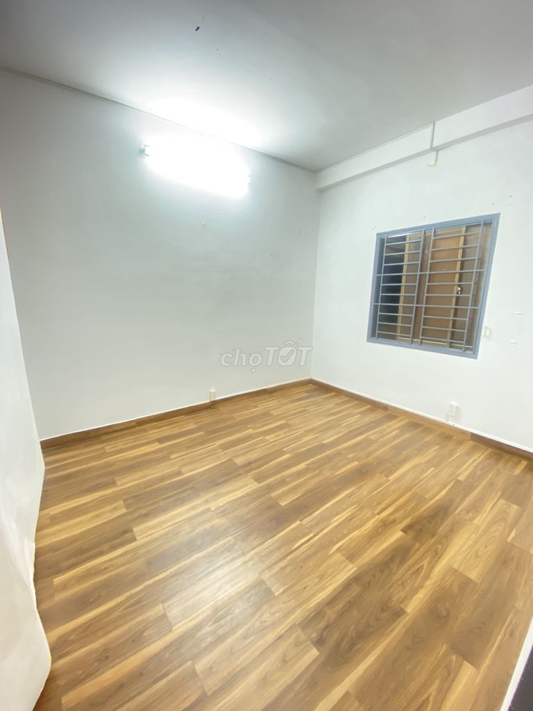 Renting a nice new house down the Nguyễn Cửu Vân alley 2 bedrooms for 9 million