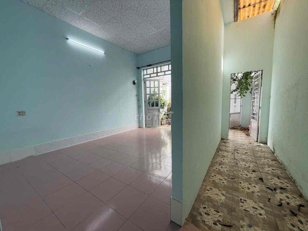 1 st 5 x 182 bedrooms, open living room 297 plb