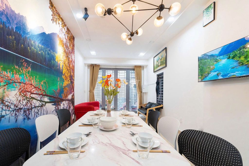 Rent 242-0-0q1, District 1 18 M - Full interior