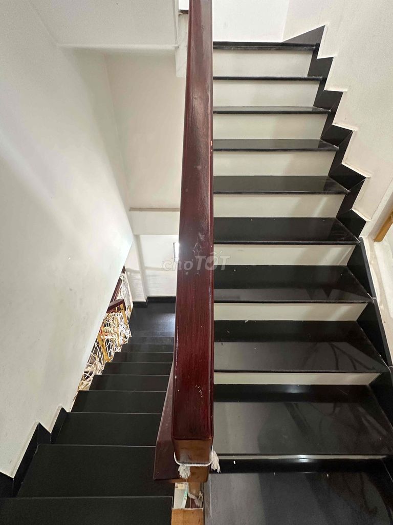 11 million - Choo # 3 floors 3 m/3 bedroom opposite Gimple