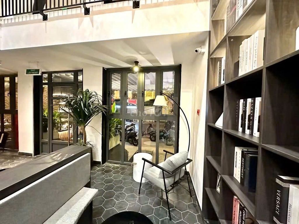 Rent a 20-22-24 parapet park, District 1-- 10 M, which has a courtyard-- 45 million.