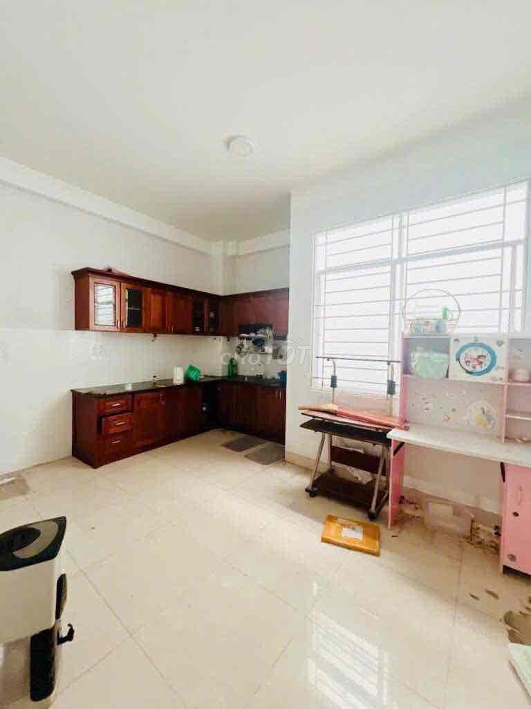 The entire Trường Chinh alley (5 x 15 meters), 3 floor set 5 bedroom 4 toilets come in right away)