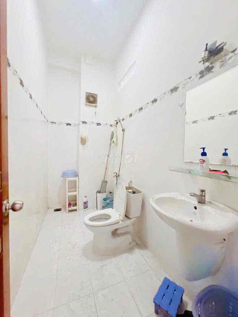 The entire Trường Chinh alley (5 x 15 meters), 3 floor set 5 bedroom 4 toilets come in right away)