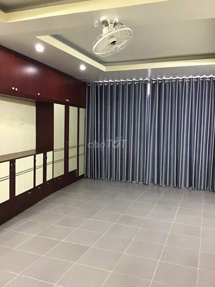 Rent a three-story apartment near the stop of 310 Lê Hồng Phong, 010, hr county.